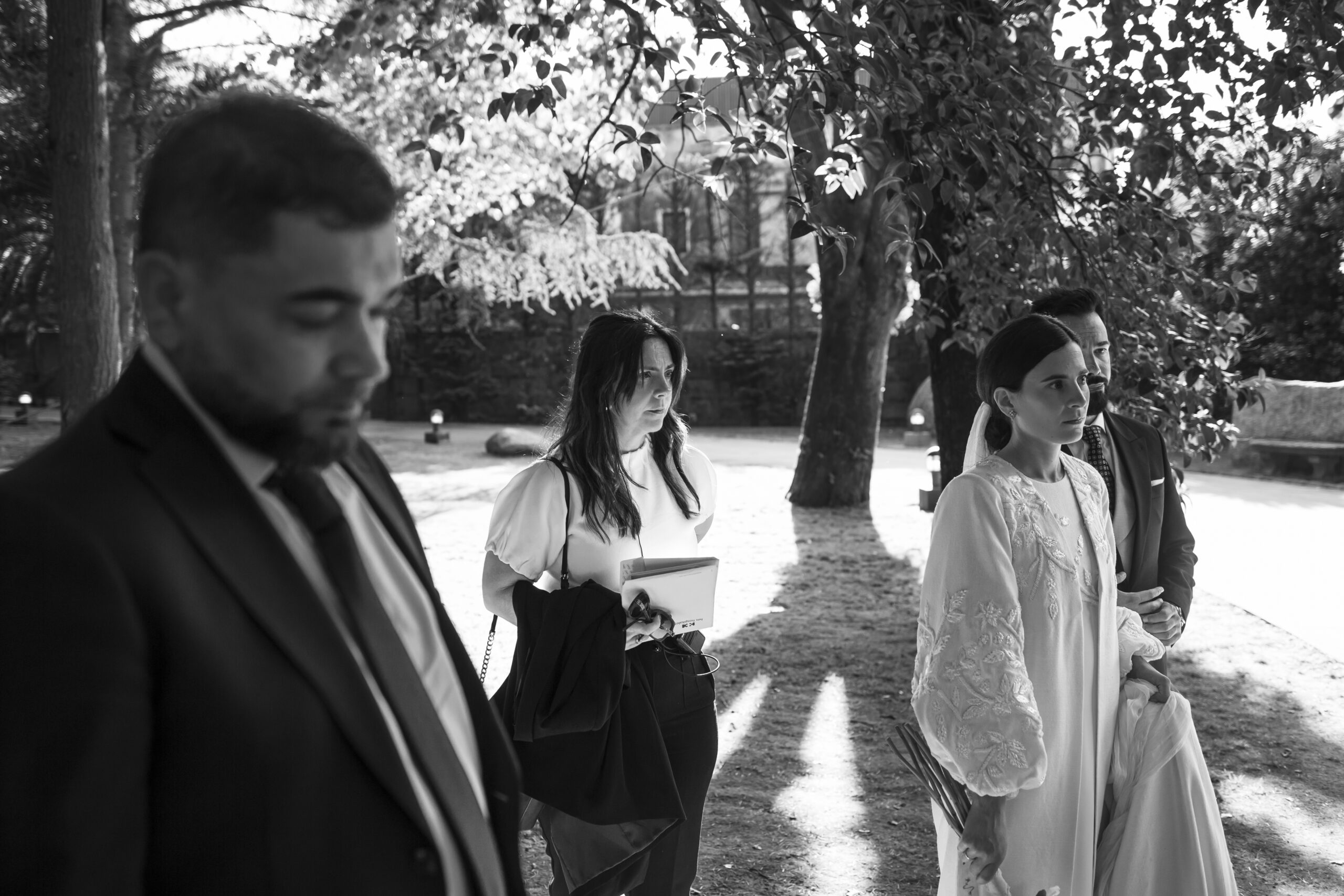 Ana García acompañando y coordinando a una novia durante su boda